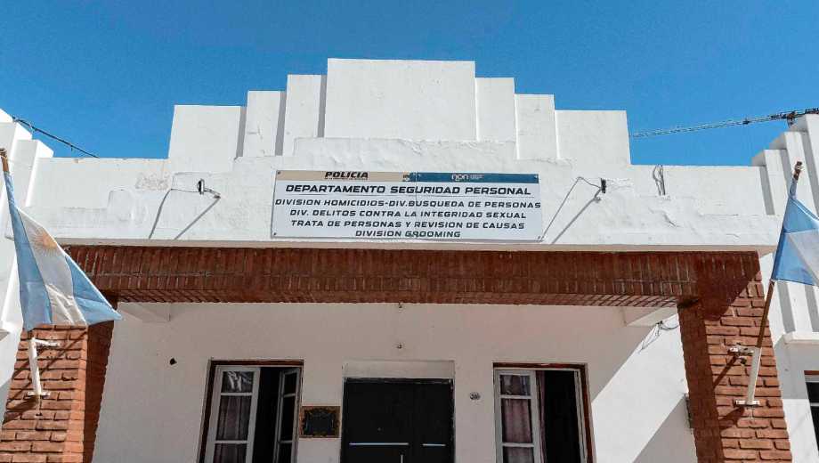 Balearon en la cara a un hombre en Neuquén: fue durante un violento enfrentamiento de bandas en el barrio Gregorio Álvarez. Foto: Emiliano Ortiz