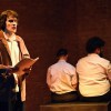 Imagen de Teatro en Neuquén sobre La noche de los bastones largos, en la Feria del Libro