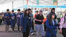 Imagen de Libros, relatos y dinosaurios: la propuesta que atrajo a 10.000 niños en Neuquén