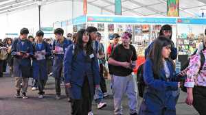 Libros, relatos y dinosaurios: la propuesta que atrajo a 10.000 niños en Neuquén