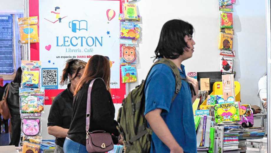 Día siete de la Feria del Libro 2026 en Neuquén: la grilla completa y el pronóstico para este jueves 17