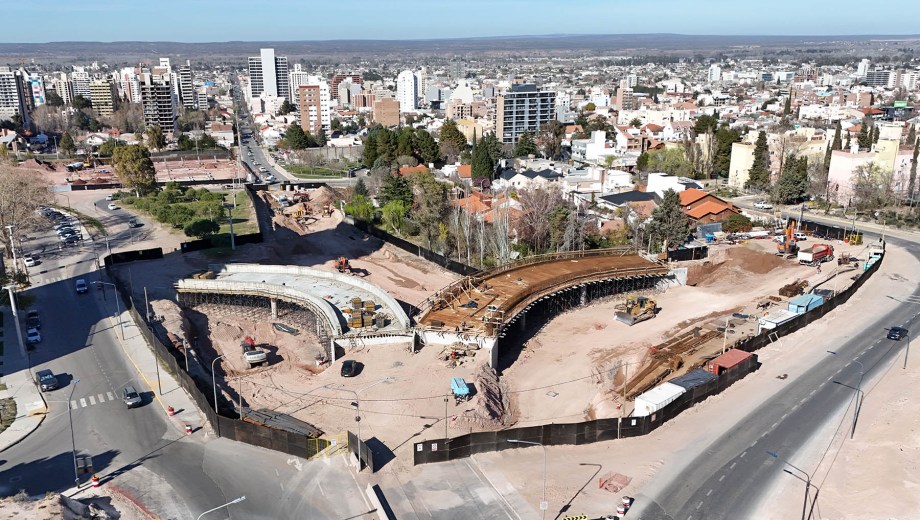 La obra contempla un puente elevado en forma de “Y”, que permitirá distribuir el tránsito que ingresa a la ciudad. Foto: Florencia Salto.