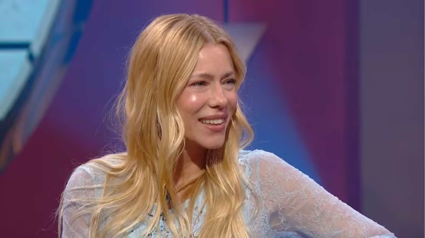 Nicole Neumann presenta un look total denim ideal para el calor