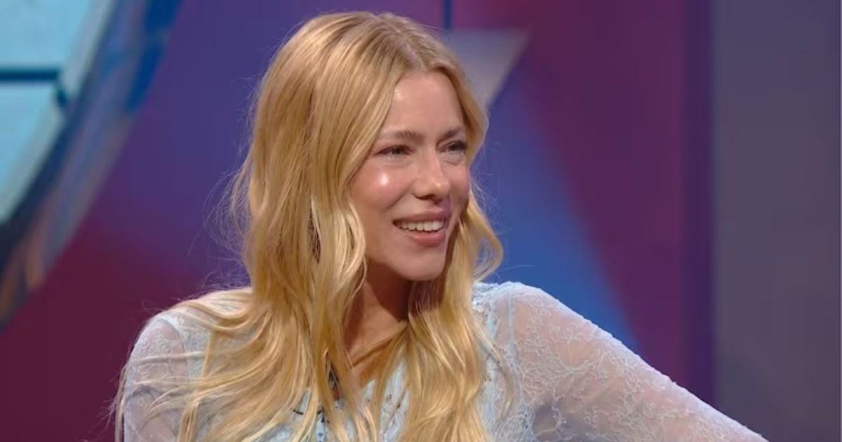 Nicole Neumann presenta un look total denim ideal para el calor