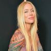 Imagen de El vestido dorado que eligió Nicole Neumann: bordados, corset strapless y blazer blanco