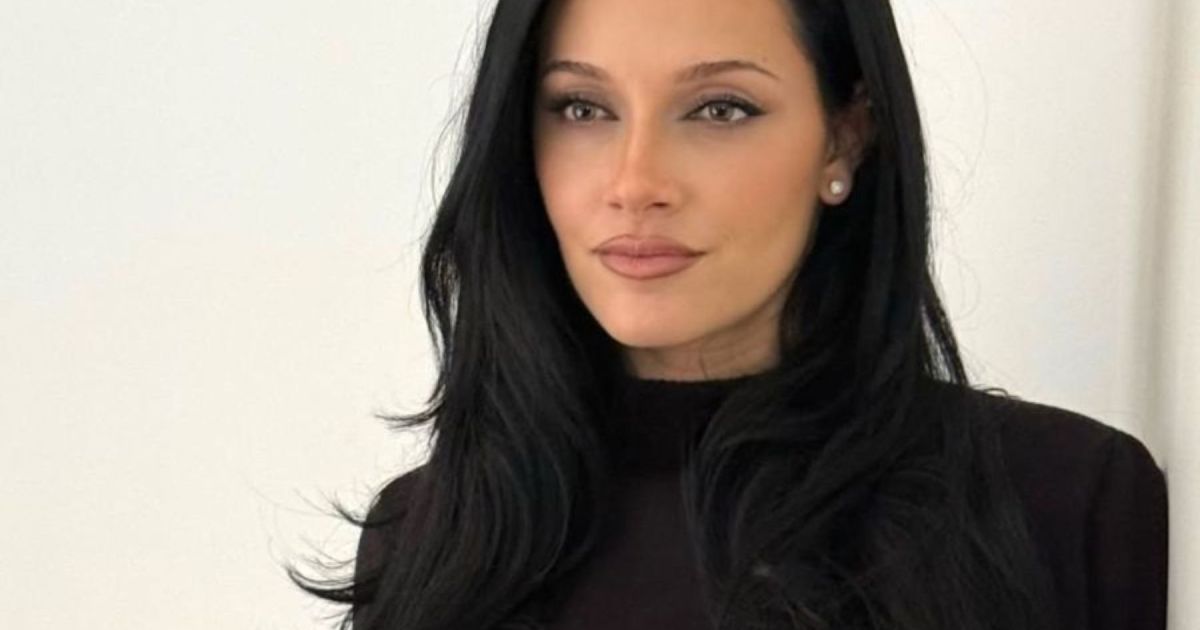Oriana Sabatini sorprende con su nuevo look rubio y estilo retro