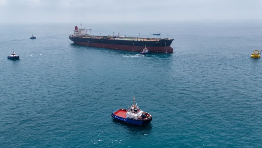 Opción 1 (Foco en el crudo y la crisis en Ormuz - Ideal para foto de refinería, plataforma o petroleros):

    El petróleo WTI superó este jueves los 100 dólares por barril por primera vez desde mayo, empujado por la paralización del tráfico en el estrecho de Ormuz y el conflicto con Irán. (Foto: gentileza)