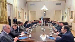 Javier Milei convocó a legisladores de La Libertad Avanza a la Casa Rosada para ordenar la agenda del Congreso