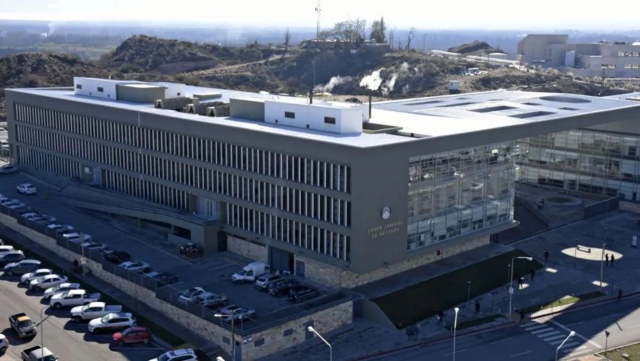 El tribunal colegiado homologó el acuerdo y ordenó que la condena comenzara a ejecutarse en forma inmediata.