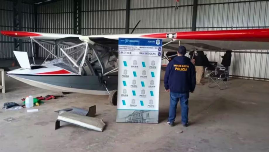 La aeronave fue localizada en un hangar privado del aeródromo rural de Alvear, en el departamento Rosario.
