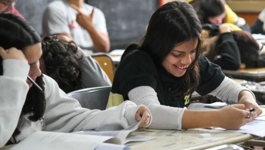 PISA vuelve a poner el desafío sobre la mesa: cómo lograr que familias, escuelas y Estados sostengan las condiciones necesarias para mejorar los aprendizajes. Gentileza. 