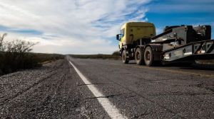 Alberto Weretilneck anunció $7.000 millones para reparar las rutas 22 y 151: de dónde saldrán los fondos