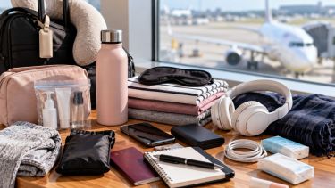 Equipaje de mano: los objetos que parecen un detalle pero pueden ser clave durante el viaje