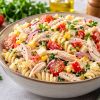 Imagen de Ensalada de pollo y pasta: una receta fácil, fresca y rendidora