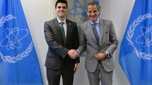 Imagen de Ramos Napoli y Rafael Grossi analizaron el potencial nuclear argentino en la 70° Conferencia General del OIEA