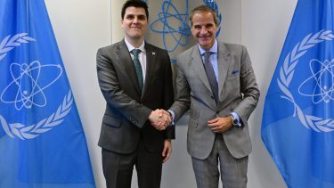 Ramos Napoli y Rafael Grossi analizaron el potencial nuclear argentino en la 70° Conferencia General del OIEA