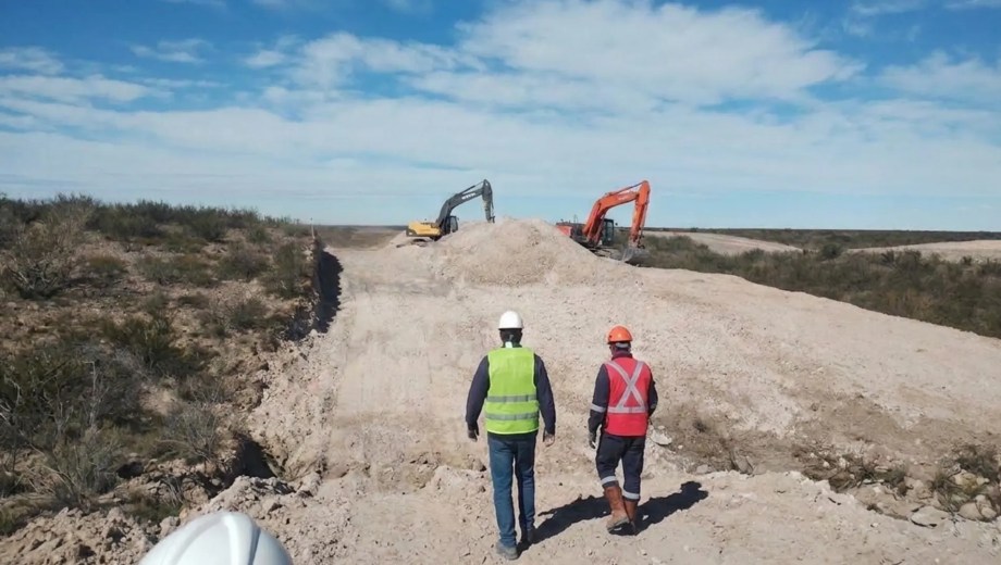 La presencia de los equipos técnicos busca verificar el cumplimiento de las condiciones ambientales previstas. Foto: Gobierno de Río Negro.