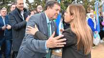 Imagen de María Emilia Soria y Weretilneck encabezaron los actos por el aniversario de Roca: hubo respaldos, pedidos y una «sorpresa»