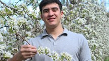 Imagen de A los 22 años Joaquín se hizo cargo de 40 hectáreas con frutales en la Patagonia: dos años después la chacra familiar tiene su sello