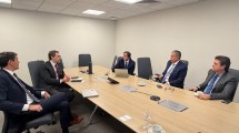 Imagen de Rolando Figueroa busca financiamiento del BID para reforzar la infraestructura de Neuquén