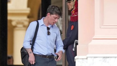 Santiago Caputo gana poder en Salud y refuerza su influencia en el PAMI