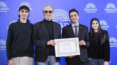 El Senado distinguió a Diego Fenoglio por su trayectoria en Río Negro