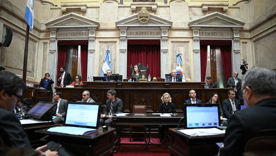Con 41 votos afirmativos y 25 negativos queda aprobado en general el proyecto de Ley sobre el Marco Regulatorio de Biocombustibles.
