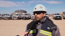 Imagen de De atención al público a formar parte del equipo que llenará de petróleo el primer tanque del VMOS
