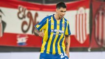Imagen de River avanza por Juan Giménez, defensor de Rosario Central, ante las complicaciones por Álvarez