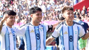 Con otro golazo agónico, Argentina derrotó a Perú y clasificó a la final de los Juegos Suramericanos