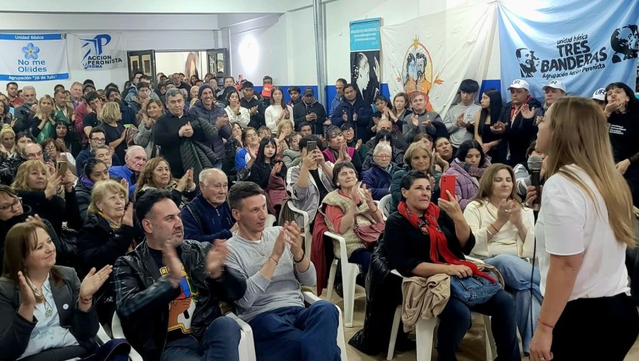 Soria reunió dirigentes, afiliados y legisladores del espacio en la Unidad Básica de Viedma. Foto: gentileza.