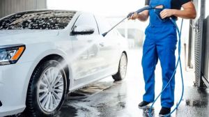 Cómo lavar el auto sin dañar la pintura: los errores más comunes que hay que evitar