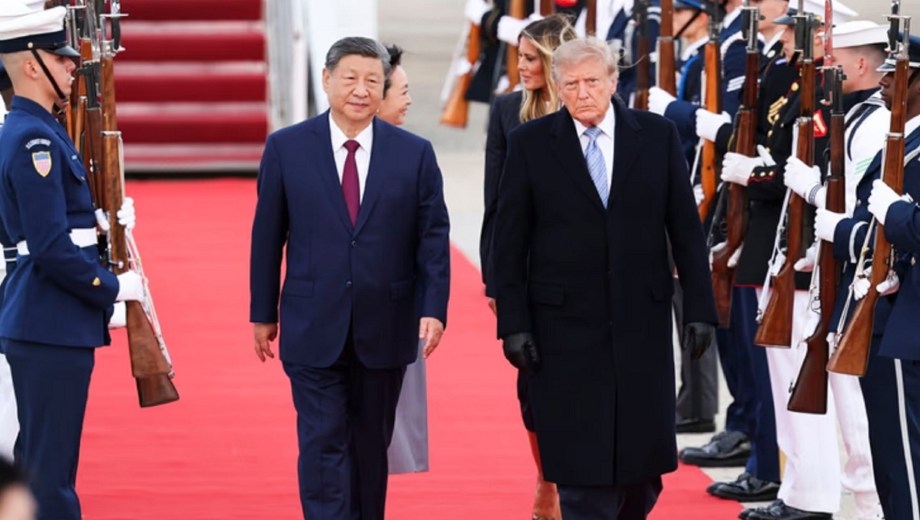 Estados Unidos y China abrirán un "canal de comunicación" para incidentes de la IA