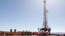 Imagen de Mendoza prorrogó por diez años dos áreas maduras transferidas de YPF a Venoil: prevé inversiones por más de US$ 150 millones