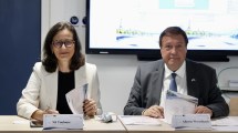 Imagen de Weretilneck firmó un acuerdo con una universidad francesa para planificar el desarrollo de Río Negro