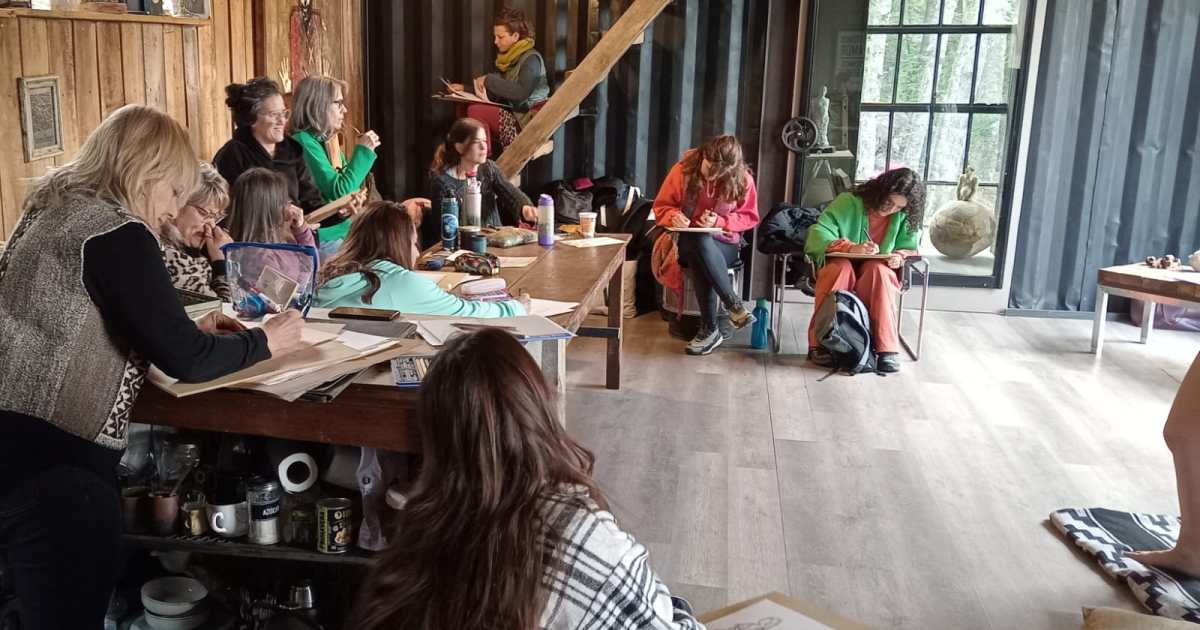 Villa La Angostura desarrolla un polo de residencias artísticas con C-421