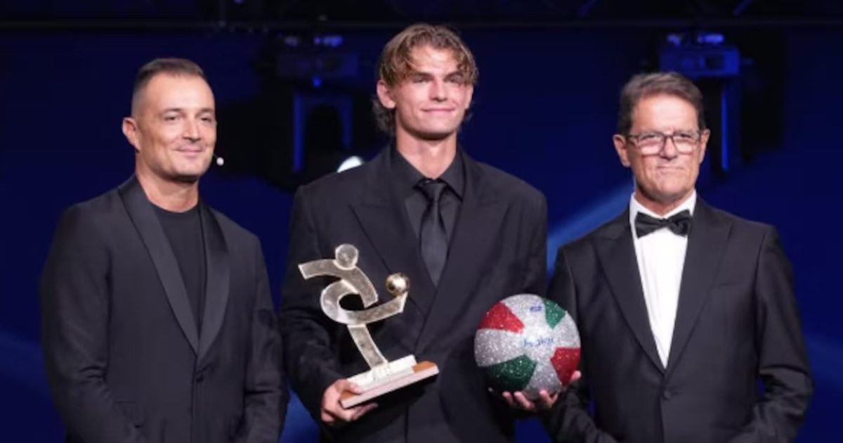 Nico Paz fue elegido como el mejor jugador joven de la Serie A y habló del retiro de Messi