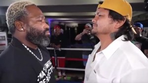 El divertido reencuentro entre el Chino Maidana y Broner: desafío de bebidas, cruce de guantes y bromas con Mayweather