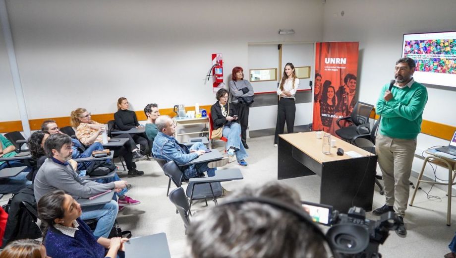 Especialistas, funcionarios, cooperativas, pymes y representantes de la comunidad académica analizaron las dificultades del sistema y la necesidad de una nueva normativa. Foto: gentileza.