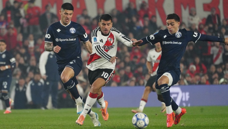 River empata con Independiente Rivadavia en el Monumental. (Foto: Clarín Fotografía)