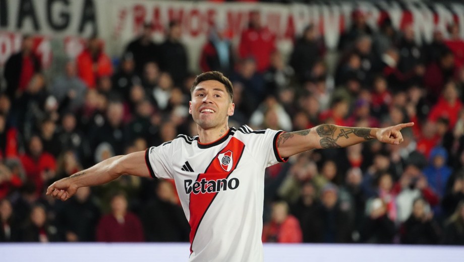 Gonzalo Montiel marcó el 1-0 de River de penal. (Foto: Clarín Fotografía)