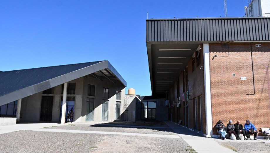 La nueva Terminal de Ómnibus de Viedma, una de las obras que logró retomar su marcha. Foto: Marcelo Ochoa.