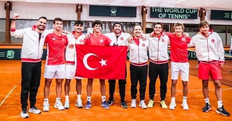 Turquía consiguió la clasificación a esta instancia tras derrotar a Eslovenia por 3-1 en febrero de este año. 