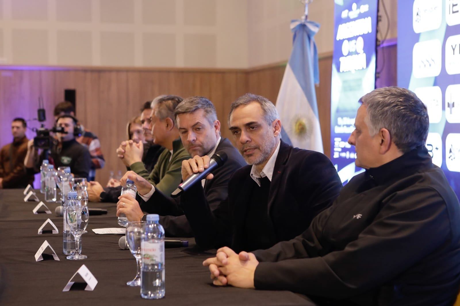 Agustín Calleri y Mariano Zabaleta, con RÍO NEGRO desde el Ruca Che: "La cancha está espectacular"