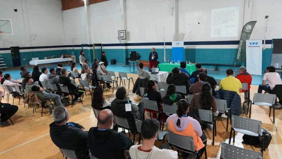 YPF y la Fundación Laureus brindaron capacitaciones en Sierra Grande y San Antonio Oeste.