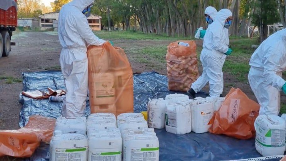Recolección de envases para su tratamiento y posterior reciclado.