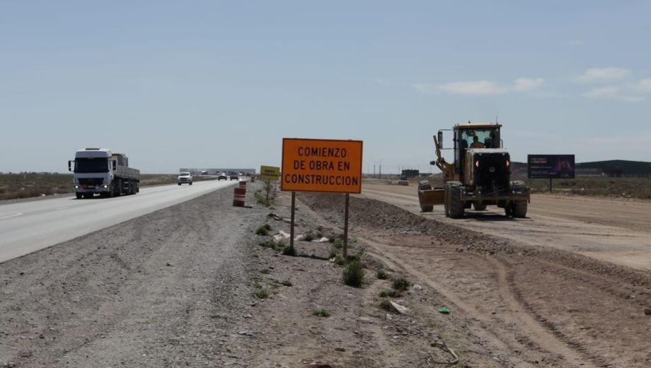 La duplicación de la Ruta 67 cerca de Neuquén. Foto: Emiliano Ortiz. 