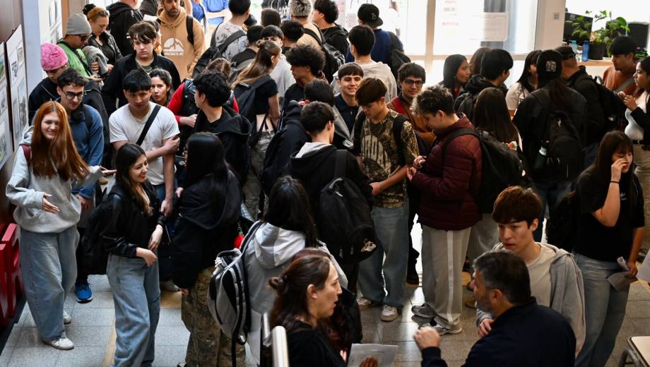 Seis instituciones educativas públicas participaron de la novena edición de la Muestra de Carreras en Bariloche. Foto: Chino Leiva
