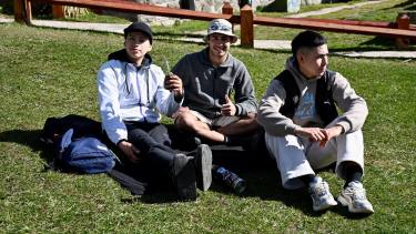 Crecer en tiempos de incertidumbre: qué preocupa, qué sueñan y cómo viven los adolescentes