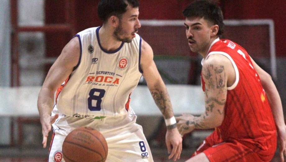 Matías Alluchón reparte juego y también golea. Fue clave en la victoria del Depo en La Caldera. (Oscar Livera)